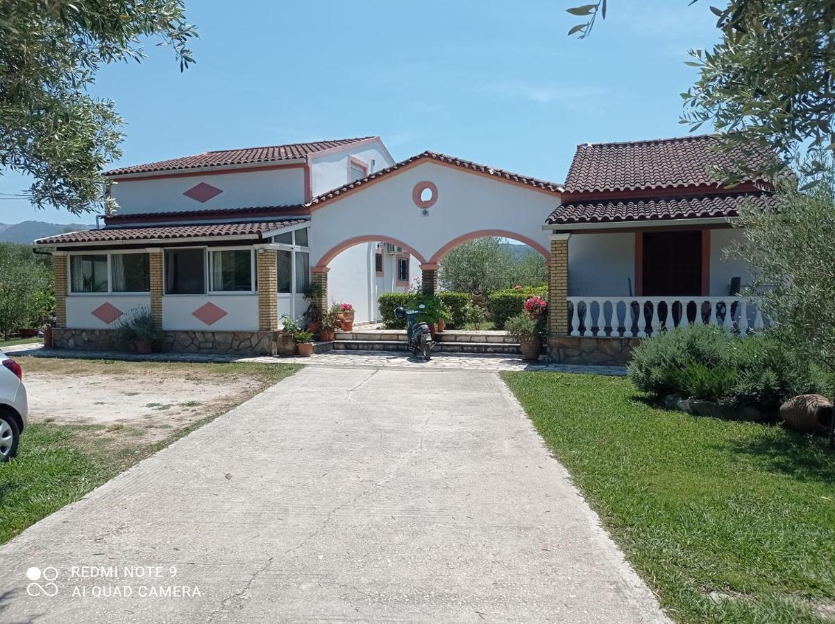 Villa Yannis โรดา ภายนอก รูปภาพ